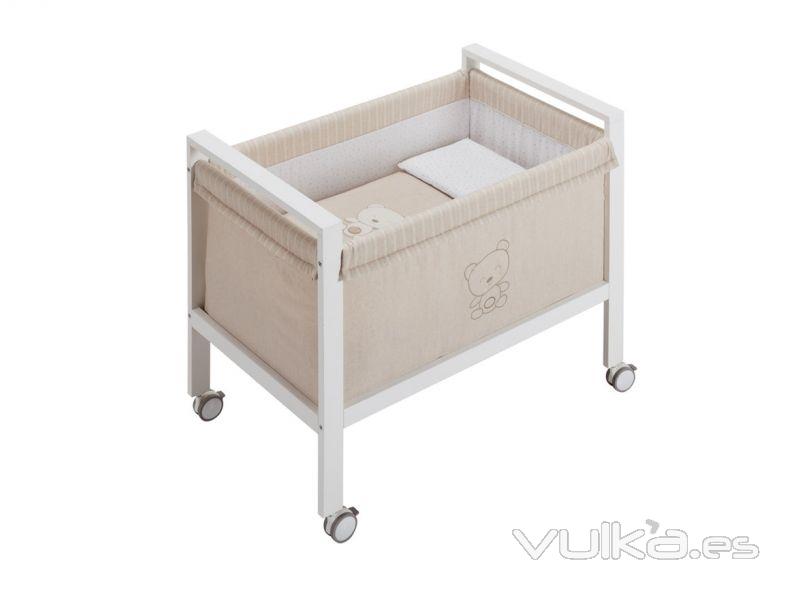 Mini cuna Otto beige, de Petit Praia