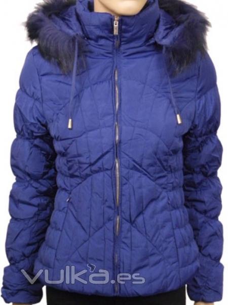 Parka plumas con capucha desmontable