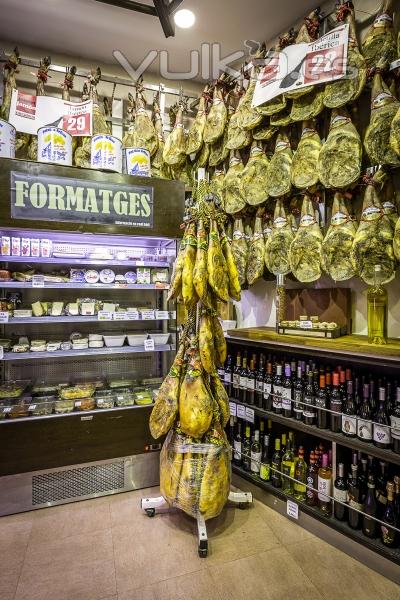 Jamón Jamón Barcelona calle Europa nº23 - Interior charcutería