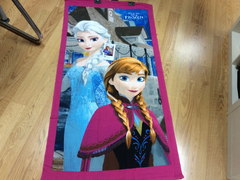 Toalla de FROZEN Y ANA 