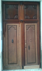 Puerta de entrada en calle liborio garcia