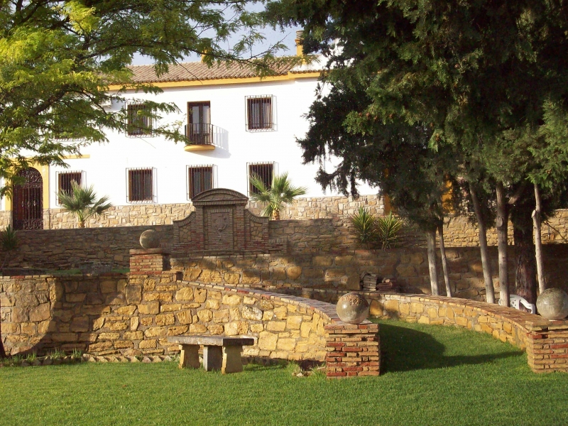 Fachada desde el Jardin