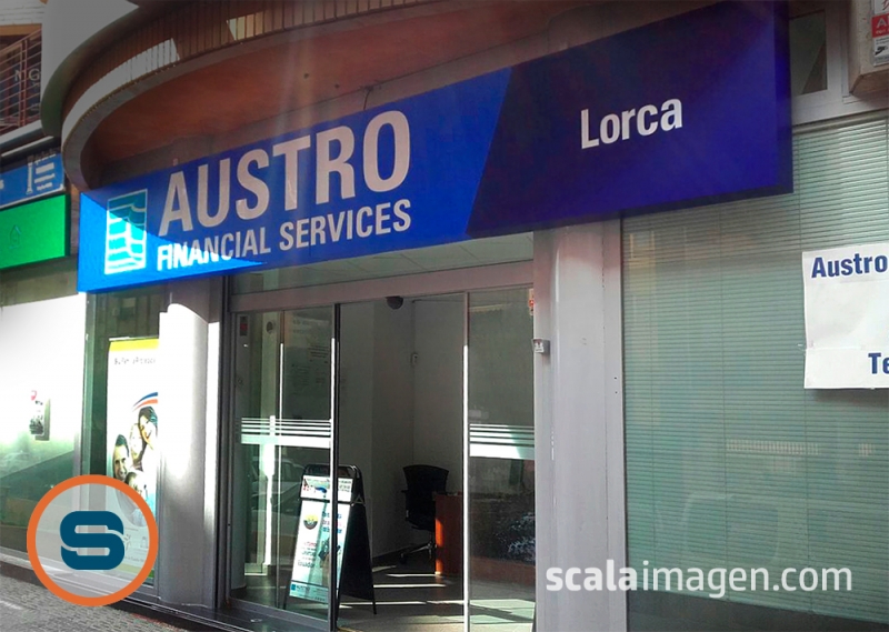 Plafón luminoso en metacrilato, Austro financial services, Lorca