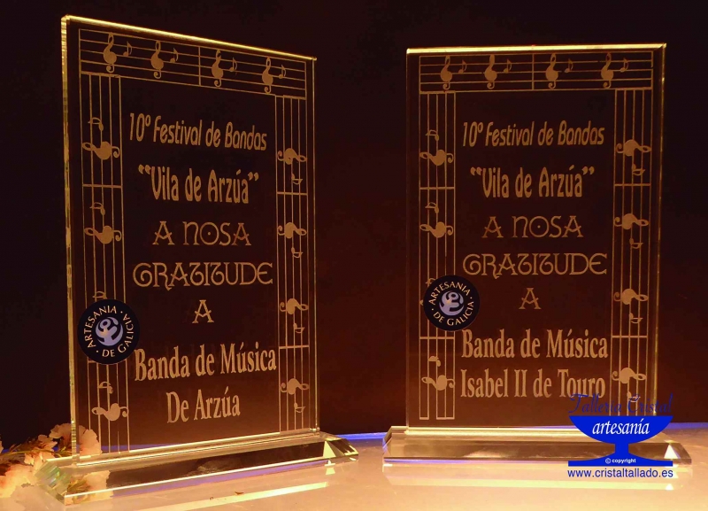 placas de cristal grabdas.