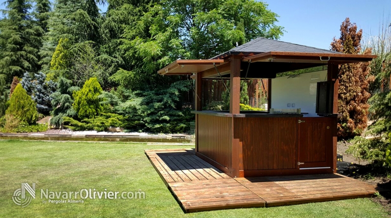 Kiosco de madera a 4 aguas con inst. eléctrica. www.navarrolivier.com