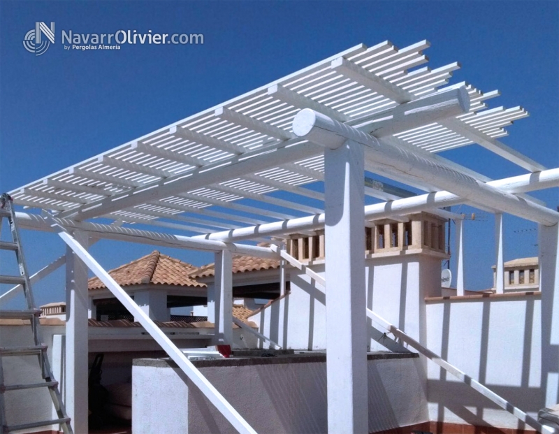 Pergola de Luz filtrada para ático en Vera, Almería. navarrolivier.com