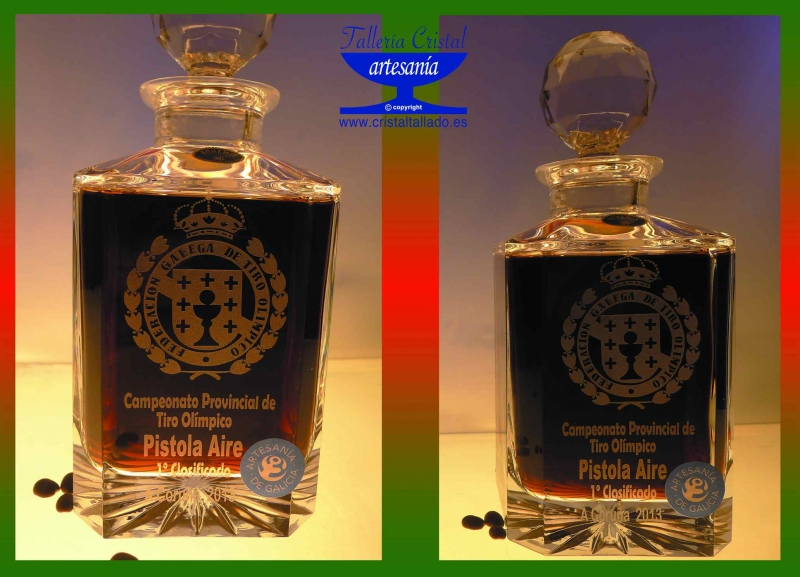 botella de cristal de bohemia personalizada