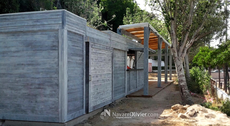 Chiringuito modular con aseos y pérgola. Paput Burguer, Mahón. https://goo.gl/Ugf7lb