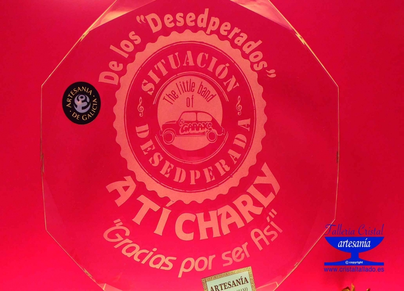 grabar placas de cristal para trofeos.