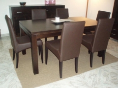 Mesa y sillas tapizadas publicada en la seccion outlet de mueblesdevalenciacom
