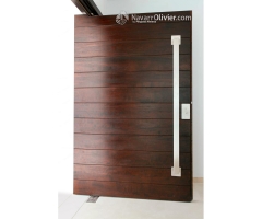 Puerta sobre eje excentrico  en madera de iroco
