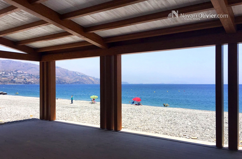 Pérgola para restaurante en primera línea de playa. Almuñecar