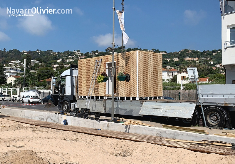 Montaje de casetas de madera para playa y urbanos