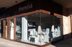 Exterior de theressa pekes