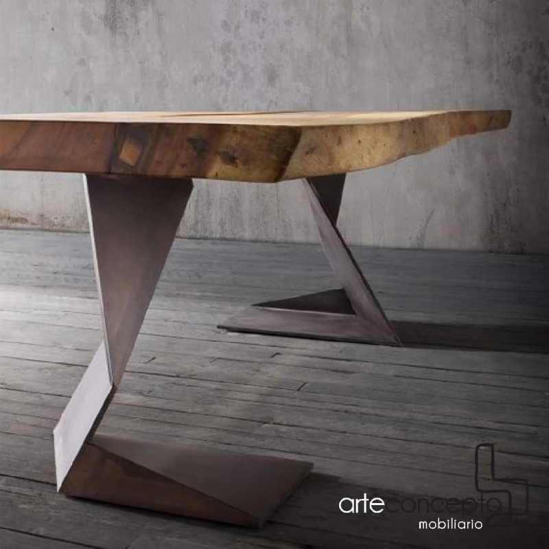 Mesa de diseño de madera y acero 