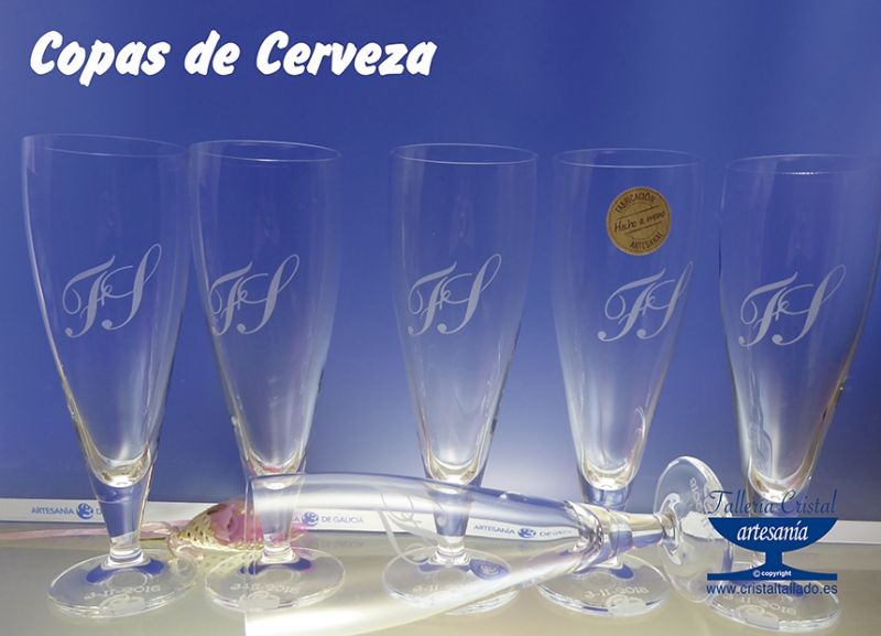 copas de cerveza grabadas