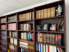 Biblioteca gonzalez torres abogados