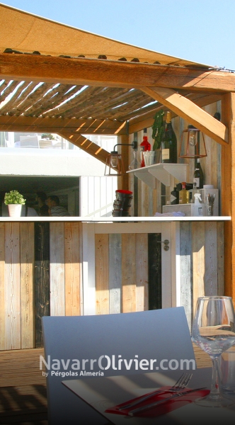 Barra exterior de madera para restaurante Rowing Club Marsella