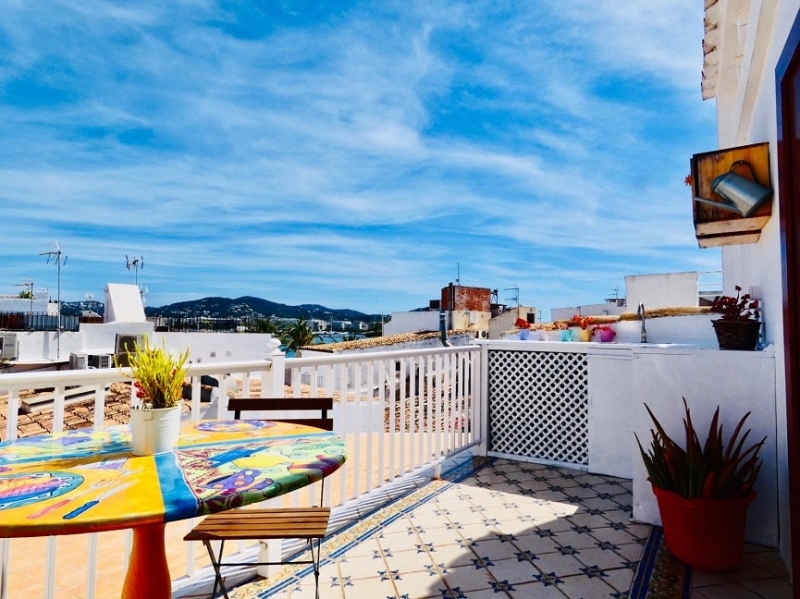 Vistas al mar - Ático Dúplex en Ibiza Centro - Engel & Völkers Ibiza - Inmobiliaria en Ibiza	