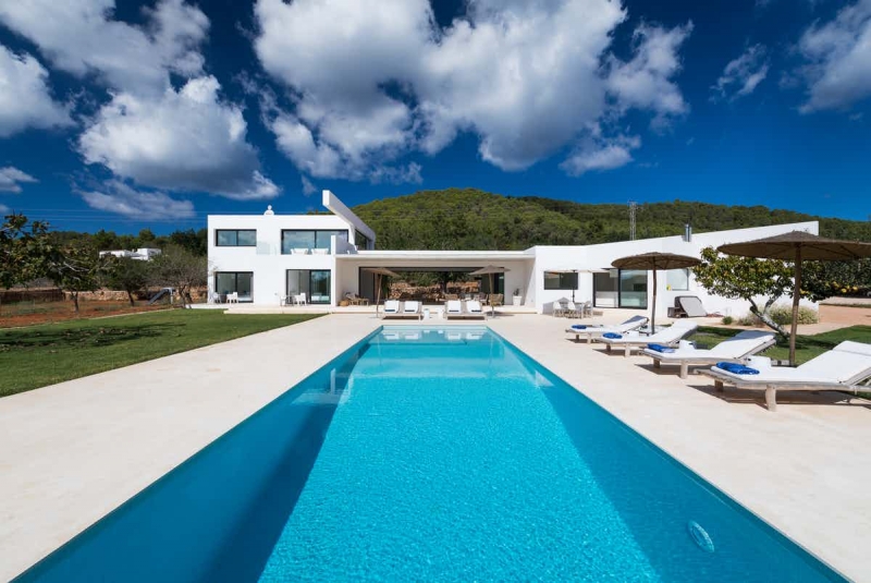 Piscina - Villa en San Juan, Ibiza - Engel & Völkers Ibiza - Inmobiliaria en Ibiza - Venta de casas