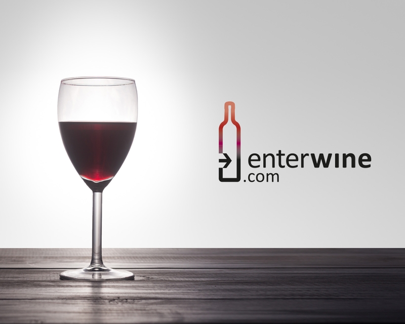 Branding logotipo vinos Comunicka ENTERWINE