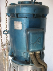 Bomba vertical motor alconza instalado en bomba vertical