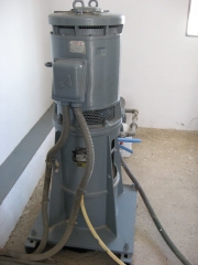 Bomba vertical motor alconza instalado en bomba vertical