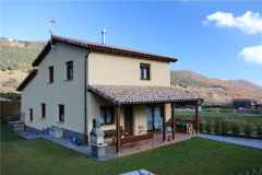 Casa construida con entramado ligero de madera en bizkaia, pais vasco