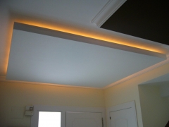 Detalle techo con luz integrada