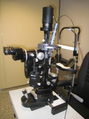 Biomicroscopio haag-streit