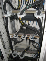 Cables a traves de transformadores toroidales