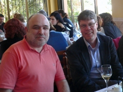 Karl muller (derecha), inventor de joya y mbt, con javier bustamante, director de and&o