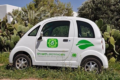 Coche eléctrico sin emisiones tóxicas (CO2 0%) ni sonoras. Se puede conducir con el permiso del ciclomotor. Sin ...