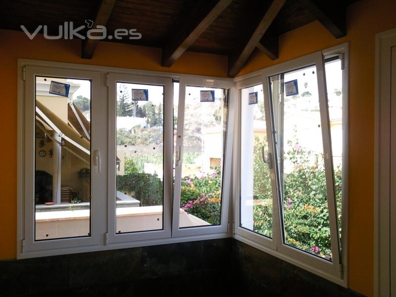 VENTANAS OSCILOBATIENTES CON DOBLE ACRISTALAMIENTO