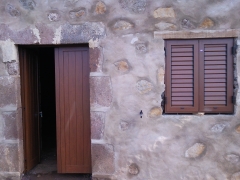 Puertas y ventanas en sapelly