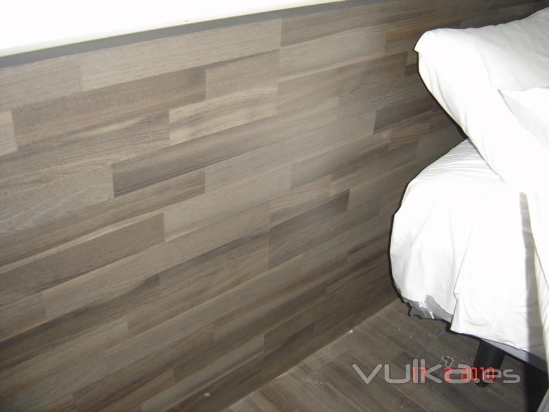 Sueloy frontal con parquet en hotel