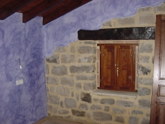 Detalle de veladura en zona de dormitorio de cabana de cantabria
