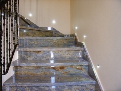 Luces decorativas en escalera
