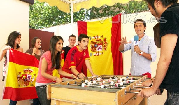 España jugando al futbolín