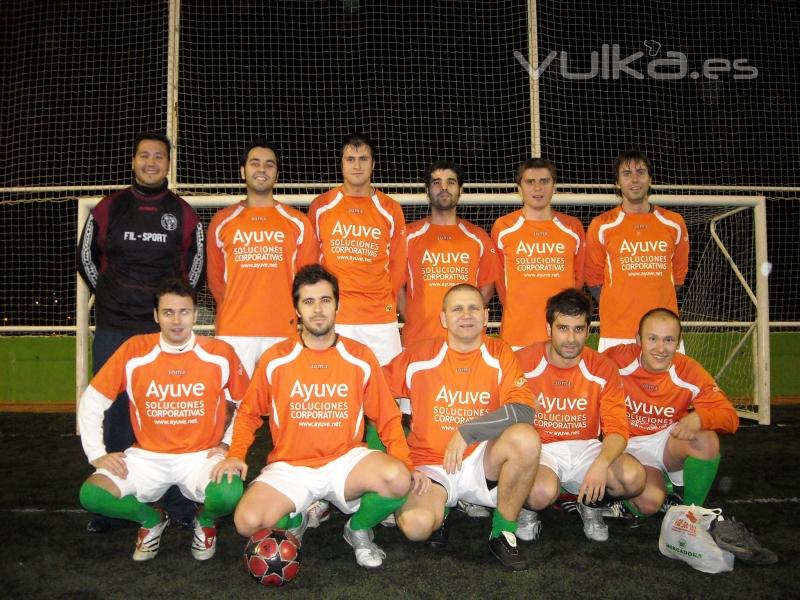 Equipo de Fútbol 7 patrocinado por Ayuve Soluciones Corporativas