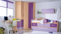 Mobiliario juvenil en color haya y colores lilas y morados