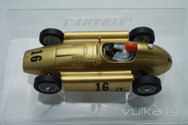 DIEGO COLECCIOLANDIA. LANCIA-FERRARI DE CARTRIX COLOR ORO  SCALEXTRIC 