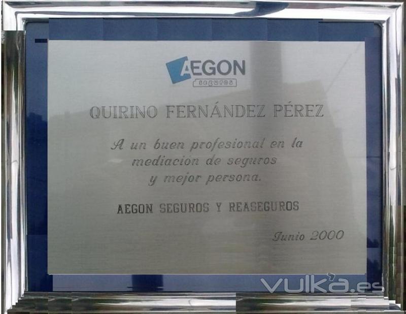 QUIRINO & BROKERS - Placa de Plata de AEGON Seguros  para Quirino Fernández Pérez grabada  con la inscripción ...