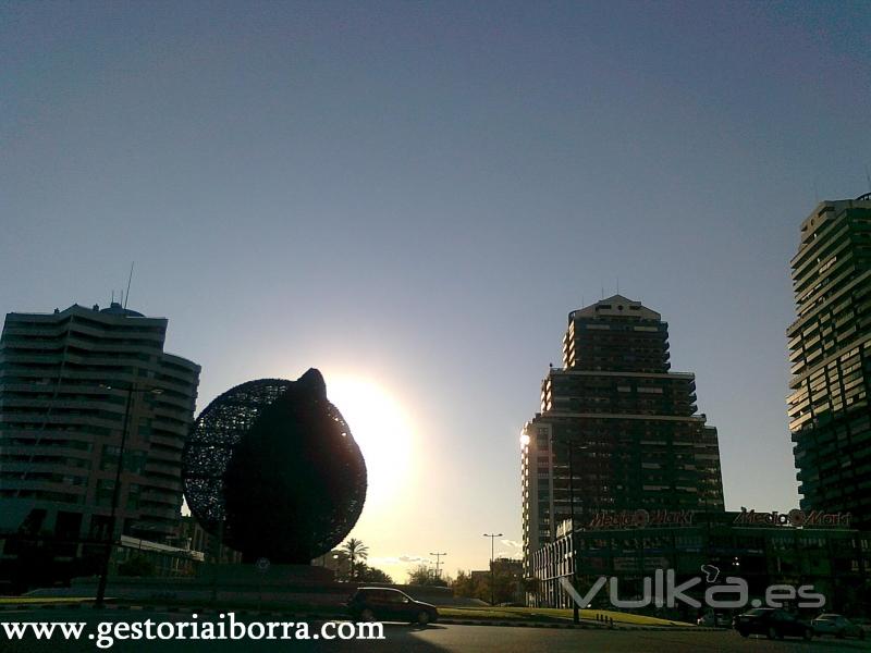 Puesta de sol en la Dama Ibérica de Manuel Valdés. VALENCIA