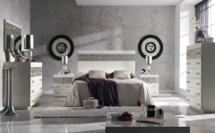 Dormitorio luxor , blanco envejecido con detalle en plata